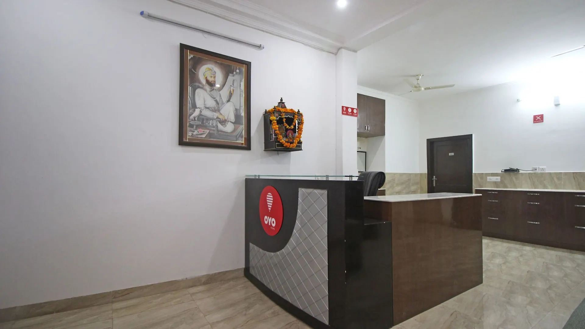 Oyo 7526 Near Artemis Hospital Hotel Gurgaon
