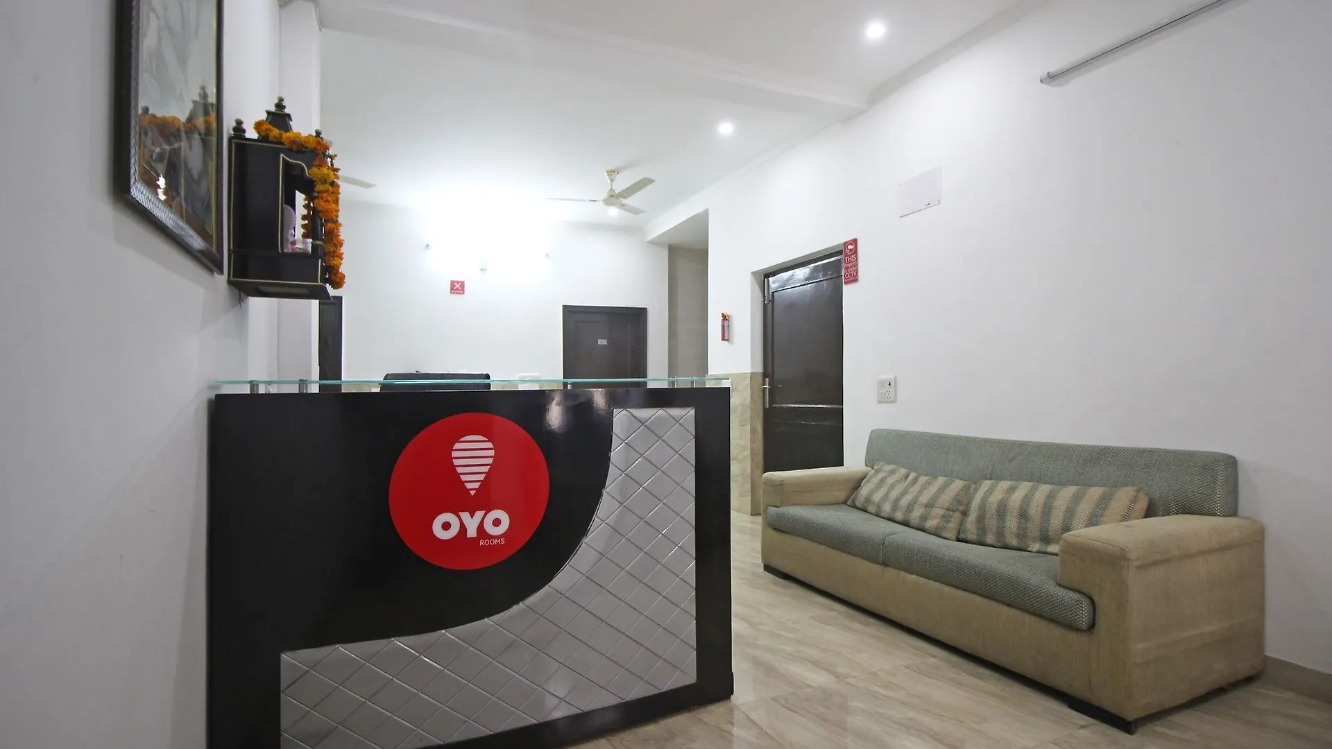 Oyo 7526 Near Artemis Hospital Hotel Gurgaon Índia