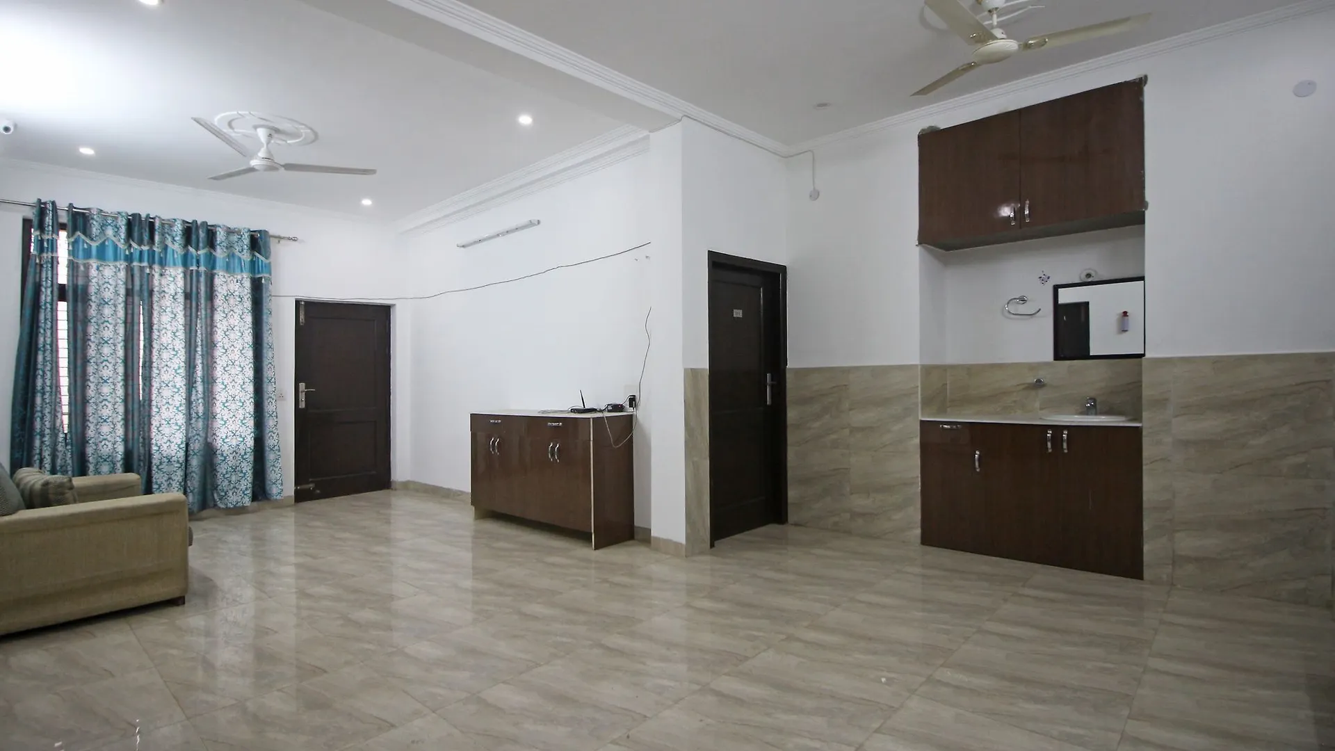 Oyo 7526 Near Artemis Hospital Hotel Gurgaon