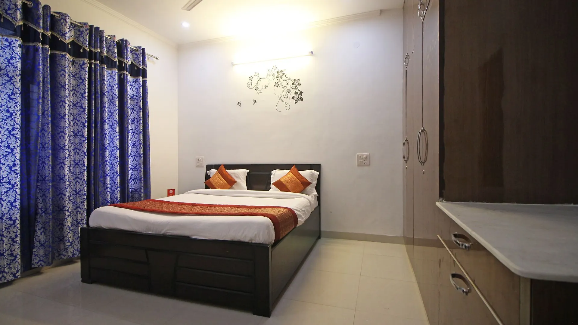 Oyo 7526 Near Artemis Hospital Hotel Gurgaon
