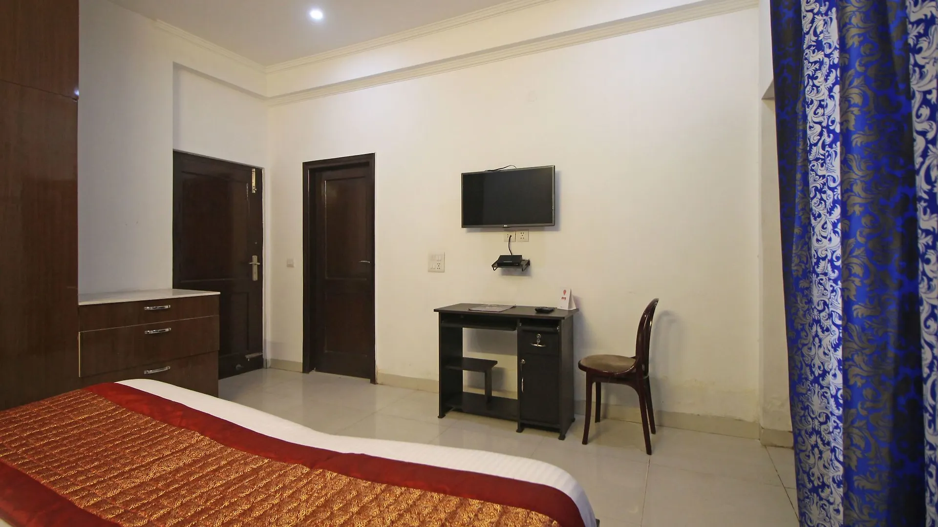 Oyo 7526 Near Artemis Hospital Hotel Gurgaon 2*,